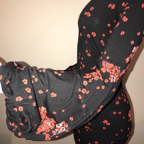 NWT- Free People Twist-Sleeve Top - Picture 3 of 5